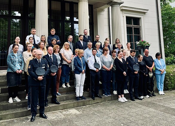 Kolleginnen und Kollegen der Innenbehörde gedenken dem getöteten Polizisten in Mannheim